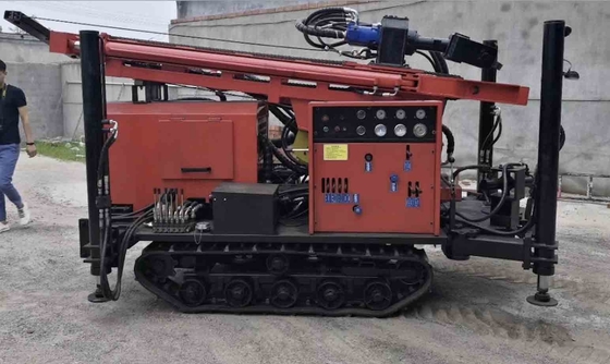 রাবার ক্রলার ওয়াটার বোরহোল ড্রিলিং মেশিন 60kw 180m গভীরতা শিল্পের জন্য