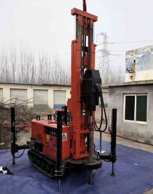 রাবার ক্রলার ওয়াটার বোরহোল ড্রিলিং মেশিন 60kw 180m গভীরতা শিল্পের জন্য