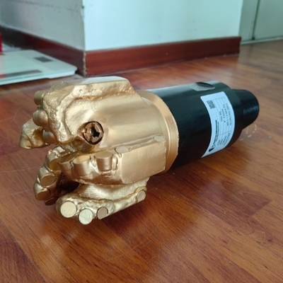 হার্ড রক ড্রিলিংয়ের জন্য 5 উইংস 6&quot; Pcd ড্রিল বিট