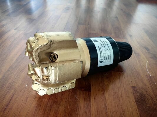 ৮ ১/২ ইঞ্চি ৫ ব্লেড পিডিসি ড্রিল বিট জল কূপ ড্রিলিং এর জন্য এপিআই রেগ থ্রেড সহ