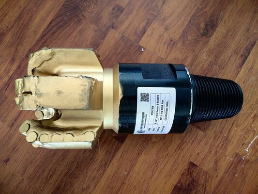 ৮ ১/২ ইঞ্চি ৫ ব্লেড পিডিসি ড্রিল বিট জল কূপ ড্রিলিং এর জন্য এপিআই রেগ থ্রেড সহ